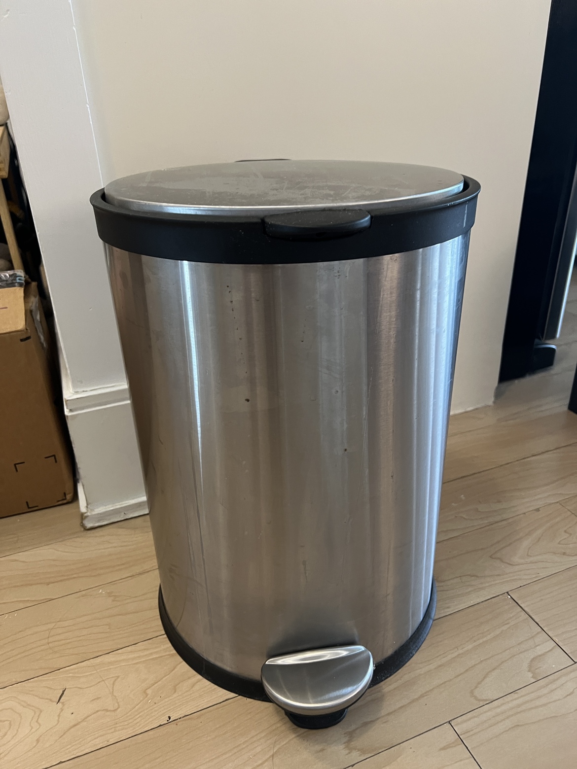 20L Trash Can thumbnail