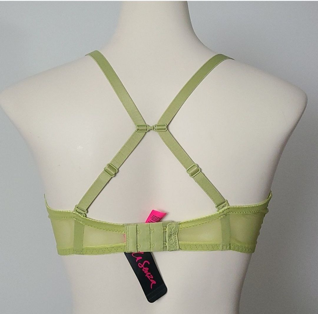 Brand NEW - La Senza Beyond Sexy Classic Plunge Bra NWT image indicator(3)