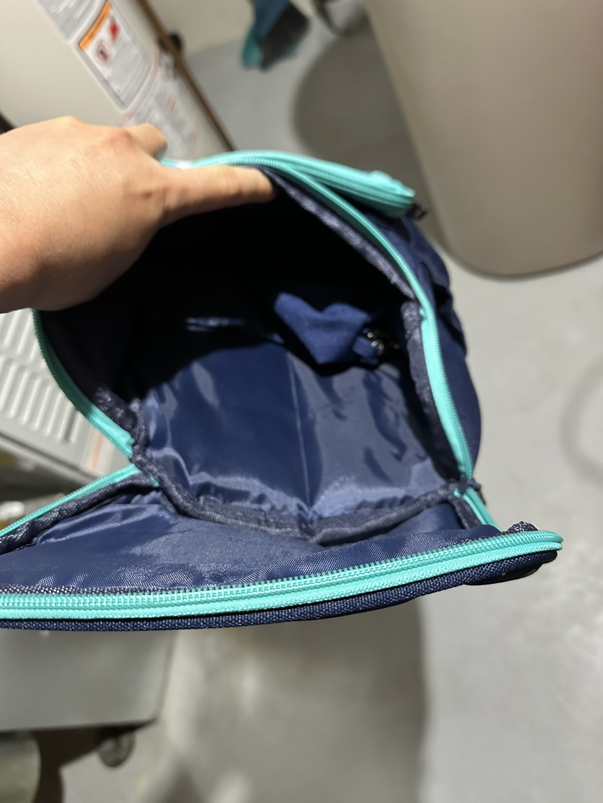Kid bag. Brand new. Never used. - photo 3