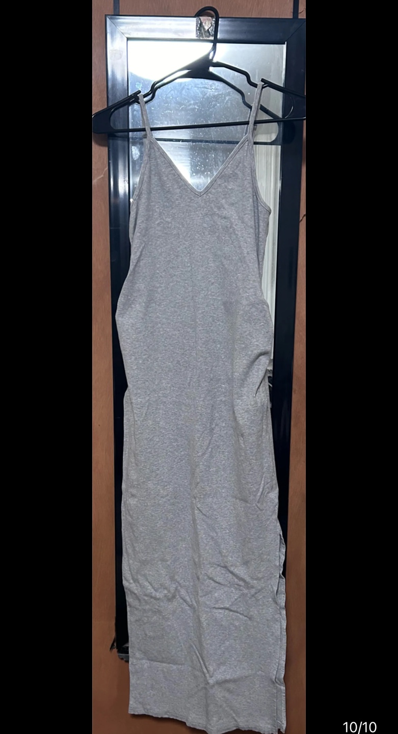 Maternity Dresses and bathing suits image indicator(10)