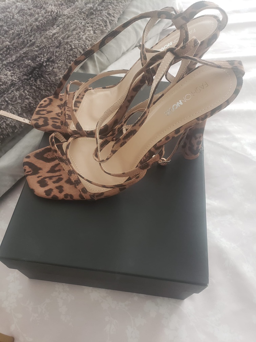 Leopard print Heels thumbnail