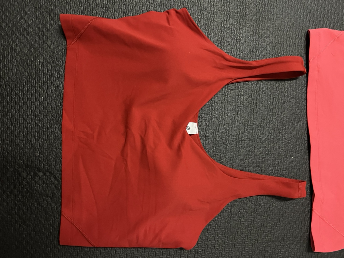 Lululemon yoga tank too - photo 3
