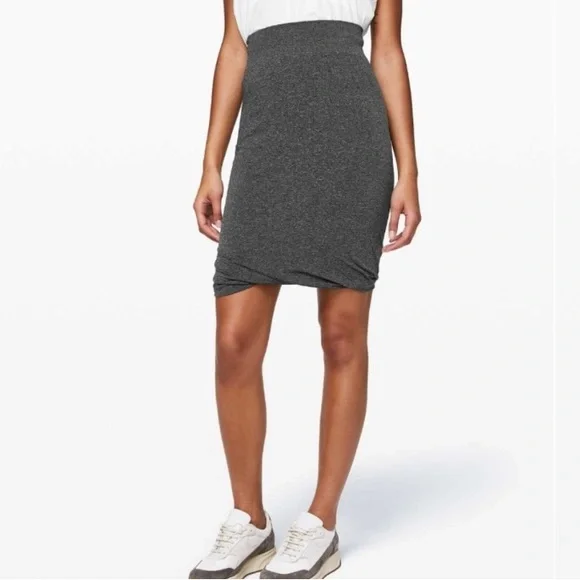 Lululemon pencil skirt - photo 3