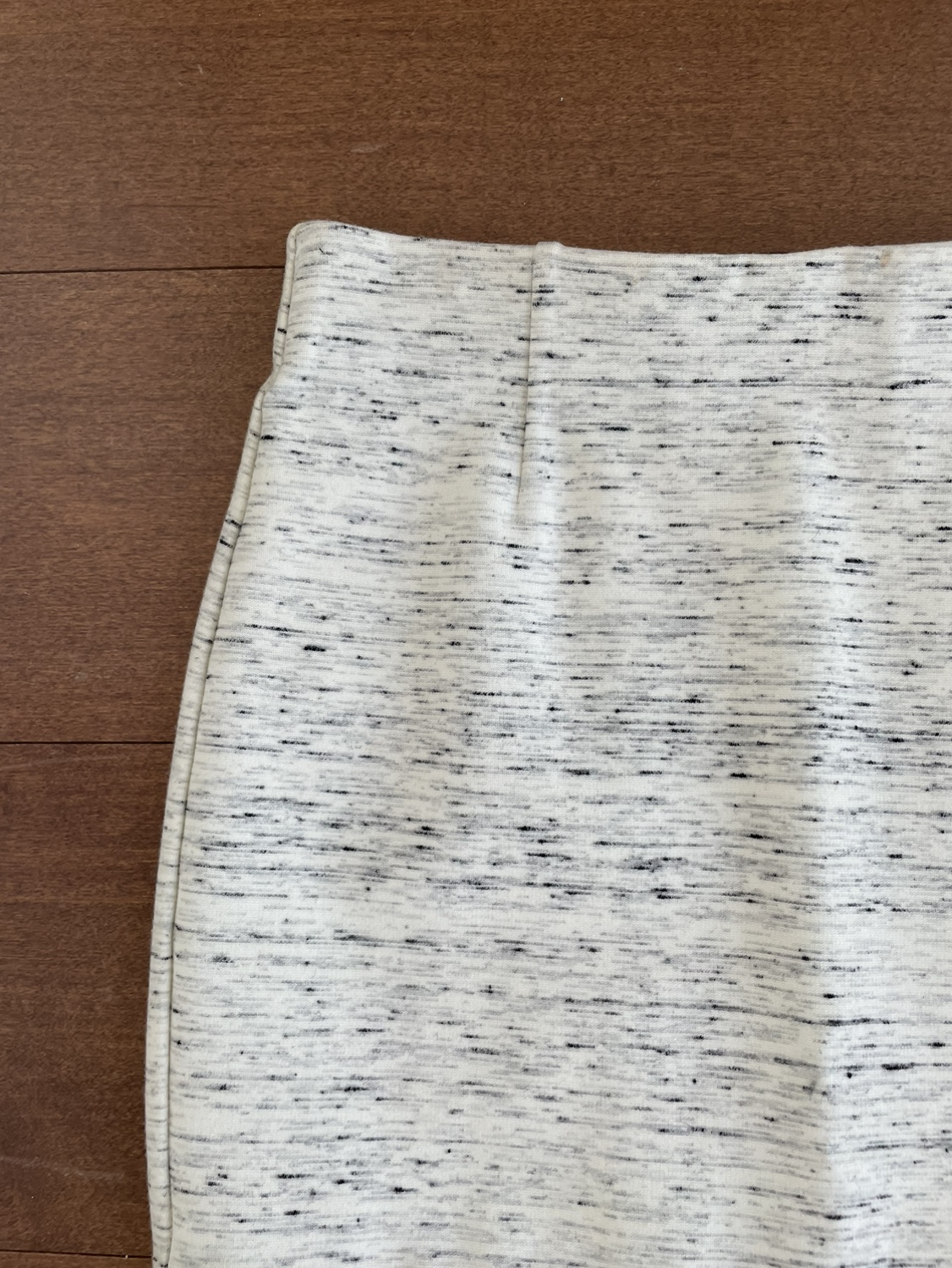 Wilfred pencil skirt image indicator(2)