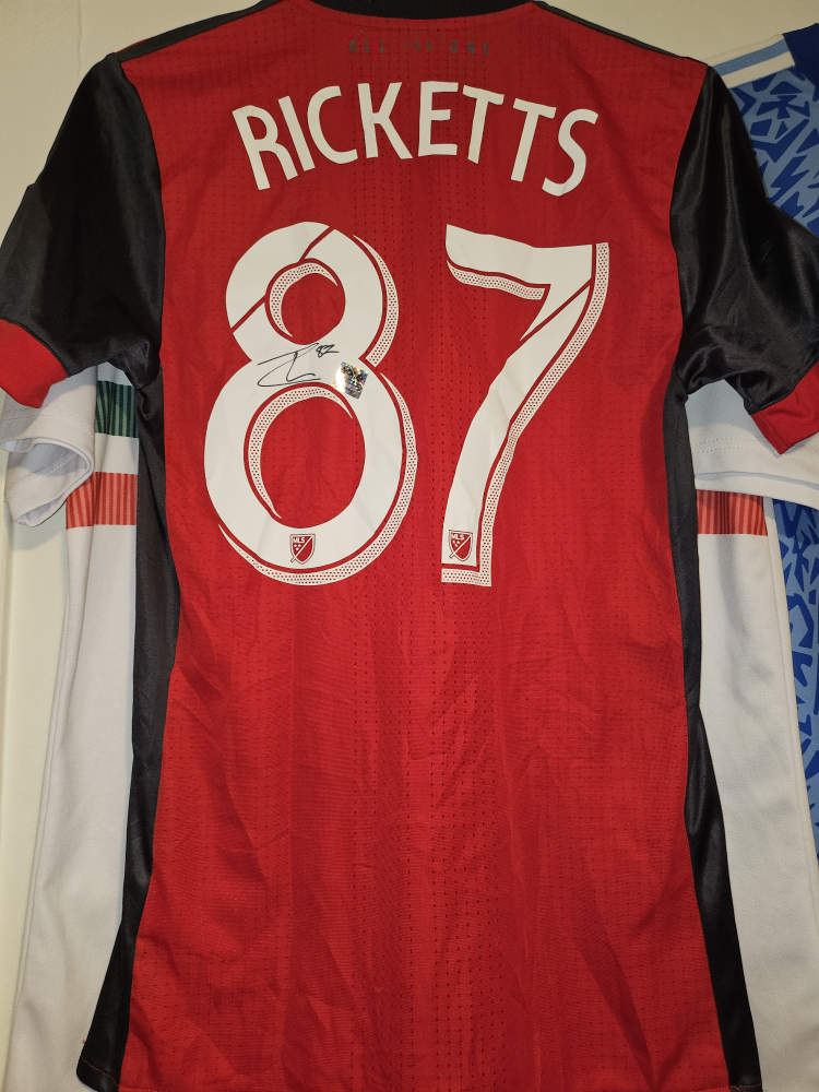 SIGNED Toronto FC 2017 Authentic adidas canada soccer jersey image indicator(3)