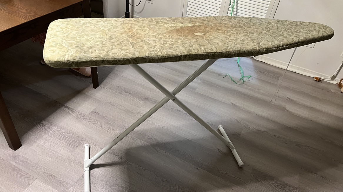 Iron and ironing board - photo 3