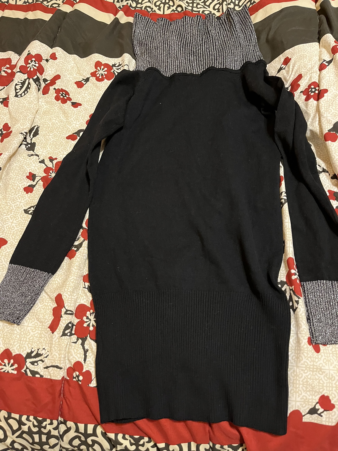 Black sweater $5 size Small Fairweather image indicator(2)