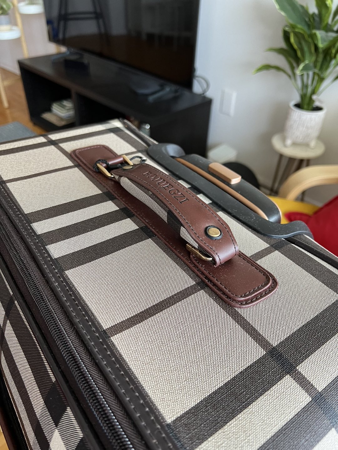 Large Travel Luggage - photo 4