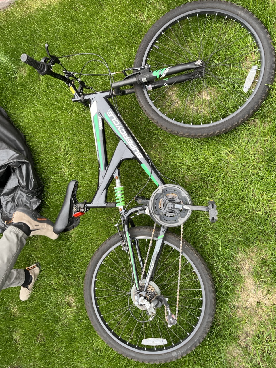 6 Speed mountain bike, with suspension - photo 3