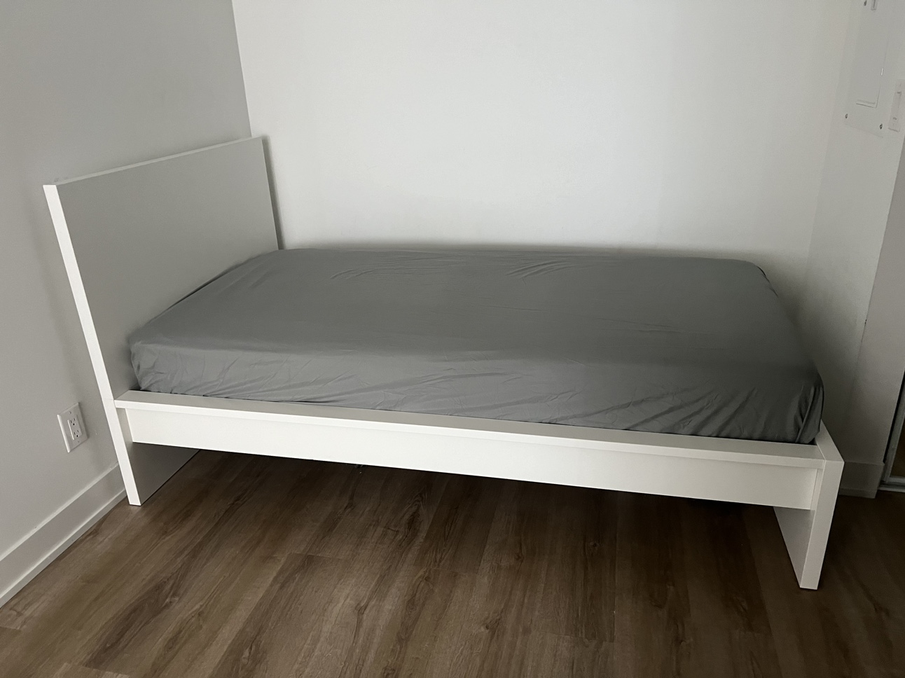 Malm  Twin bed - photo 3