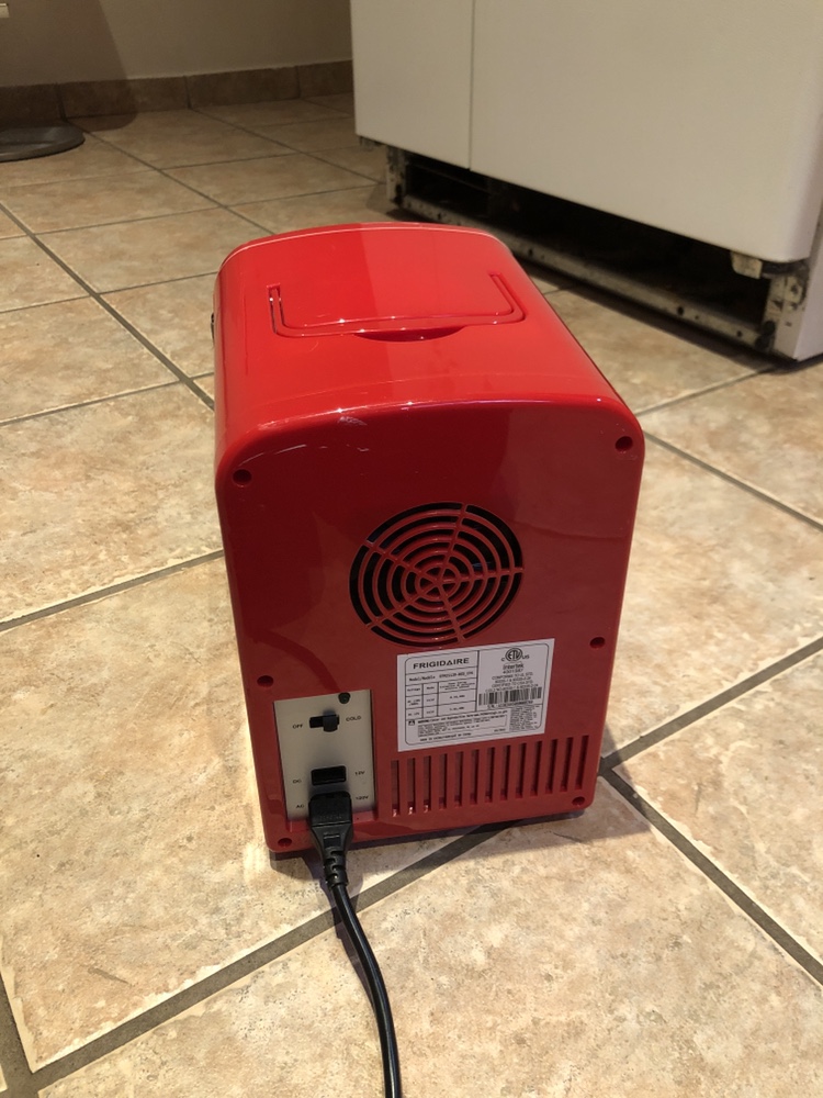 Red mini fridge image indicator(3)