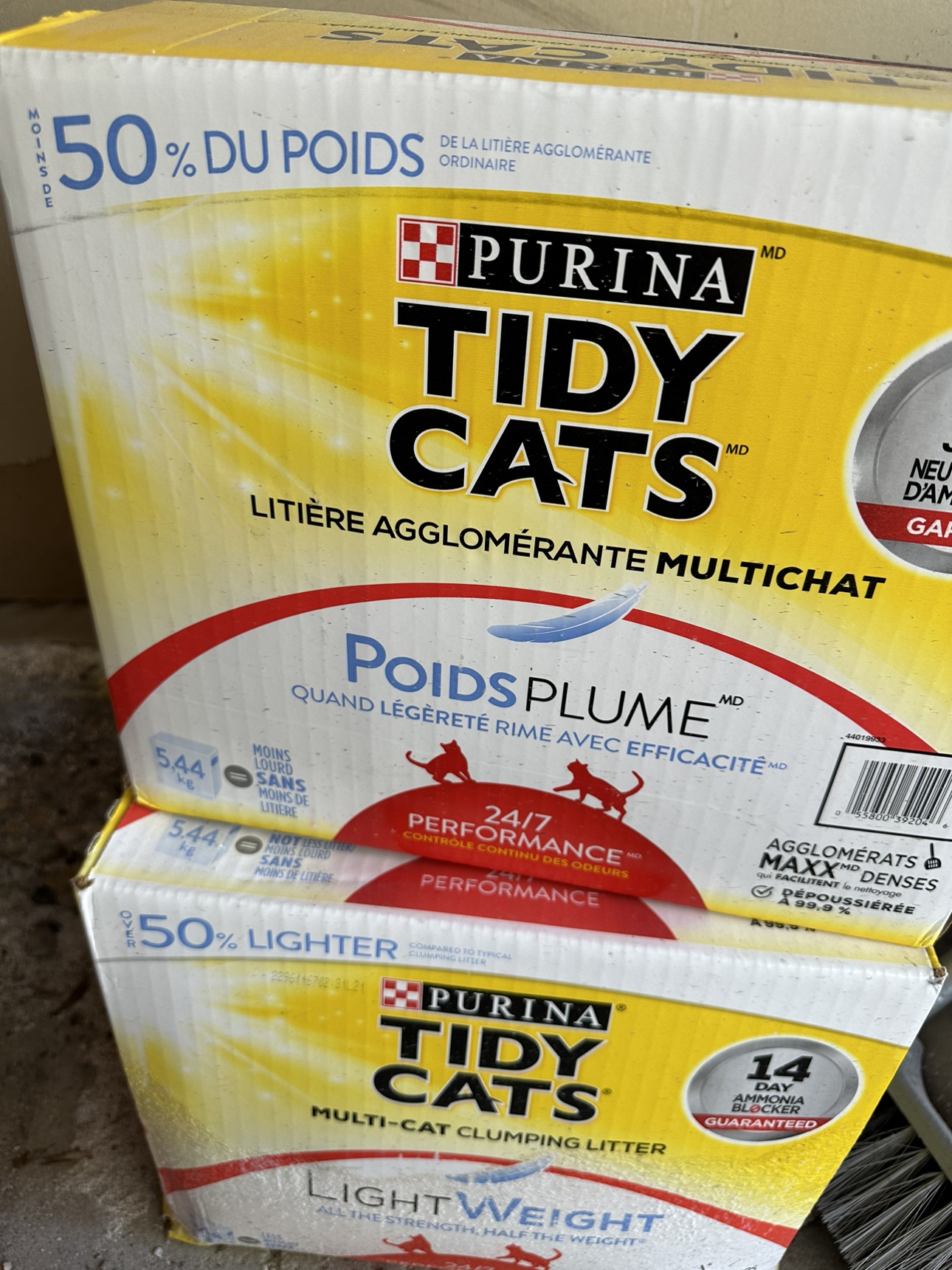 2 boxes tidy cats
