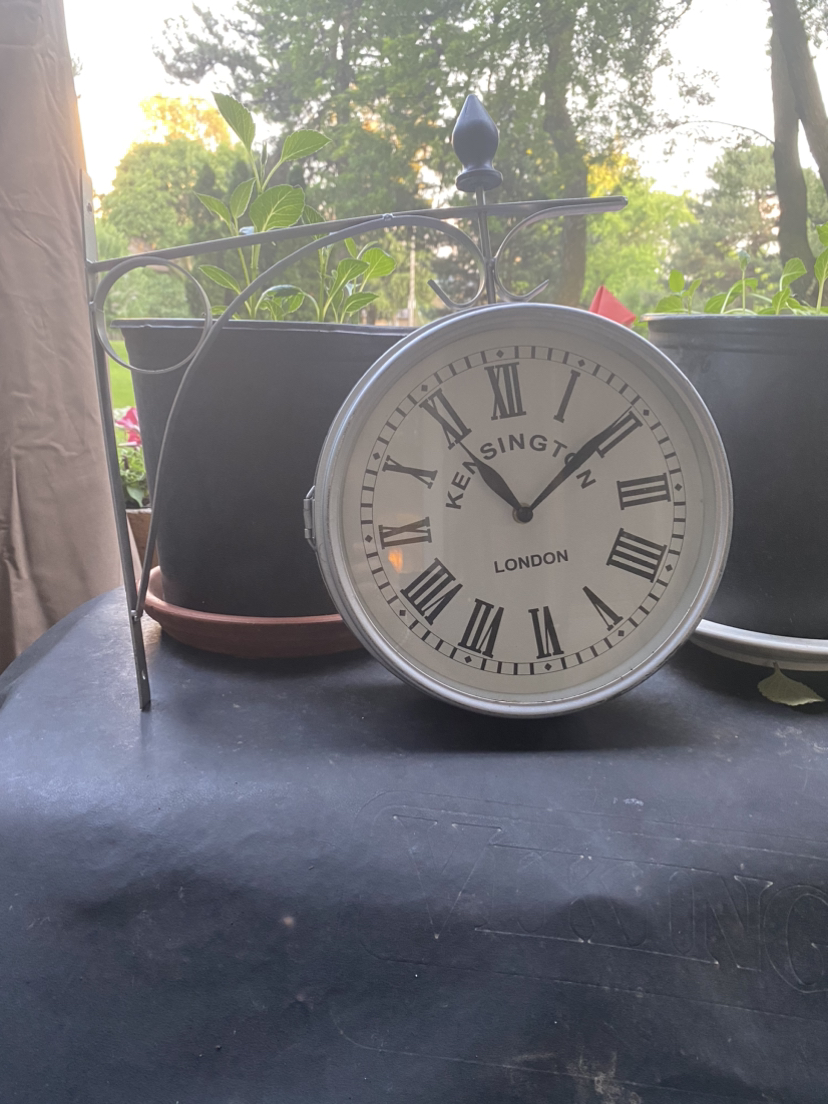 Kensington London outdoor 2sides clock-battery operates - photo 3
