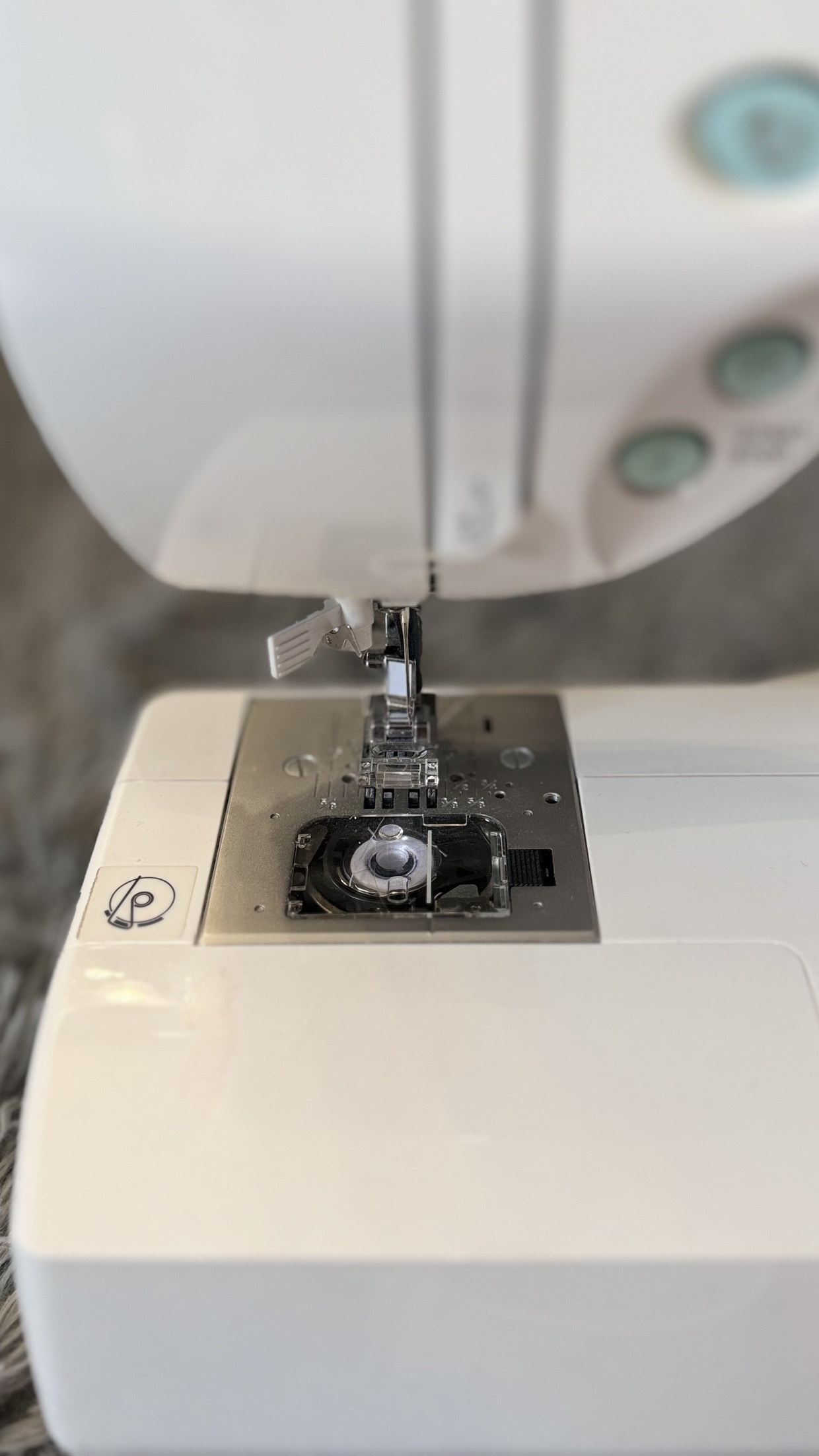Singer Stylist Sewing Machine - photo 5