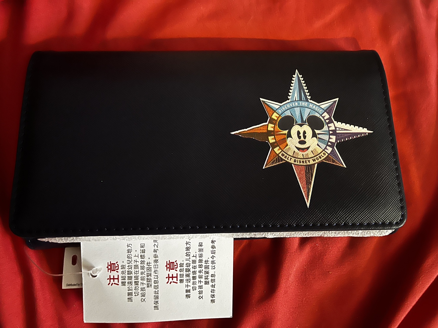 BNWT DISNEY WALLET image indicator(2)