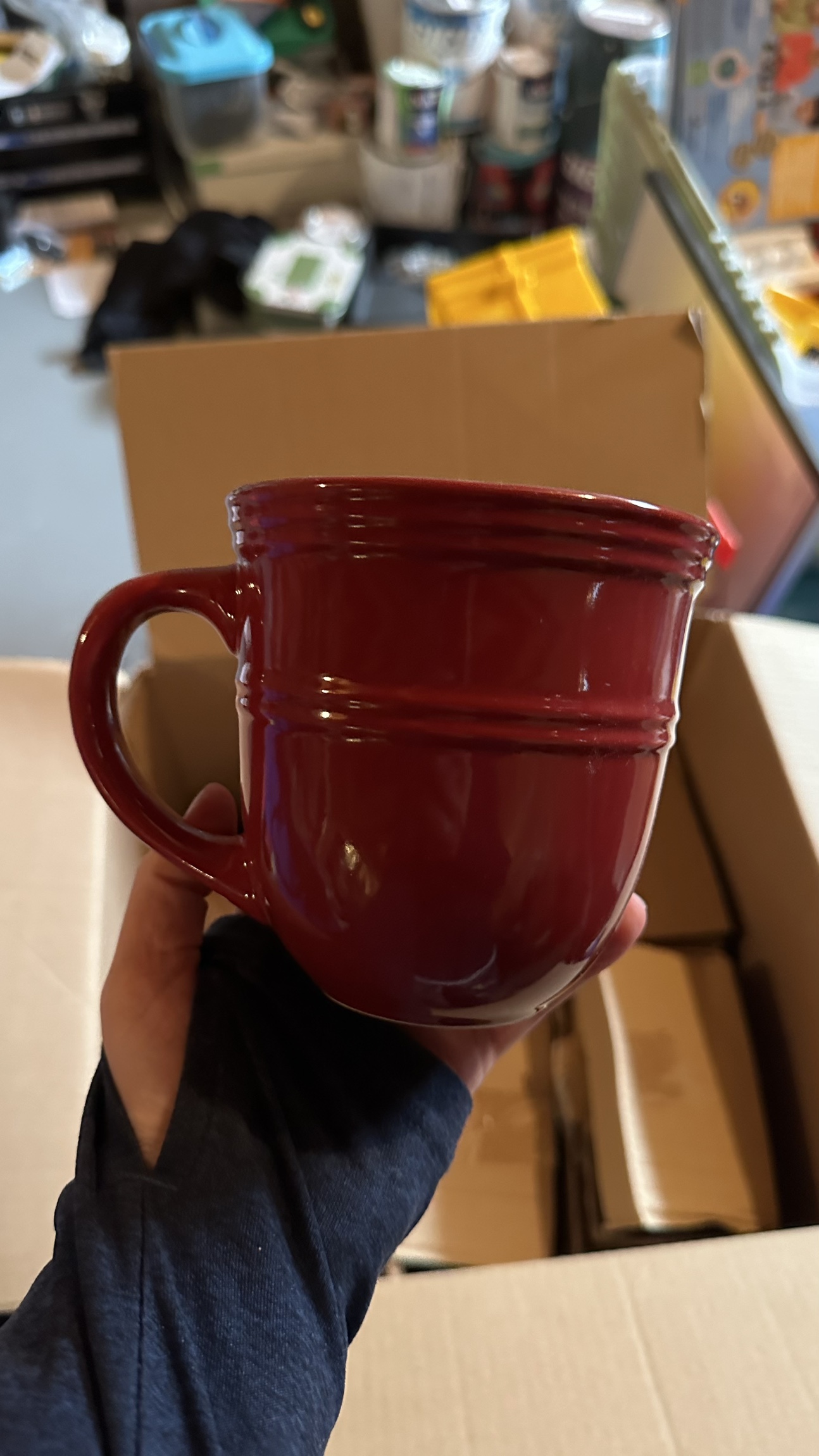 Set of 4 red mugs