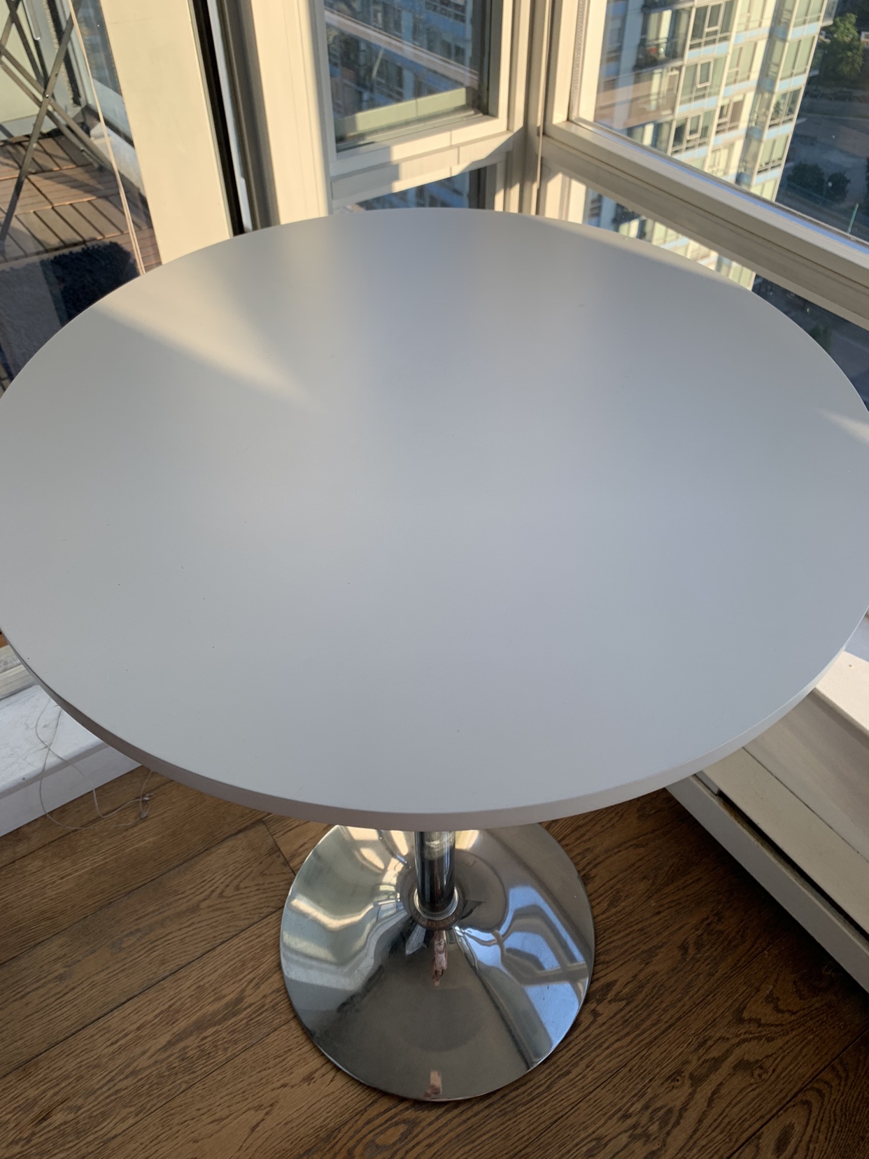 Table - photo 2