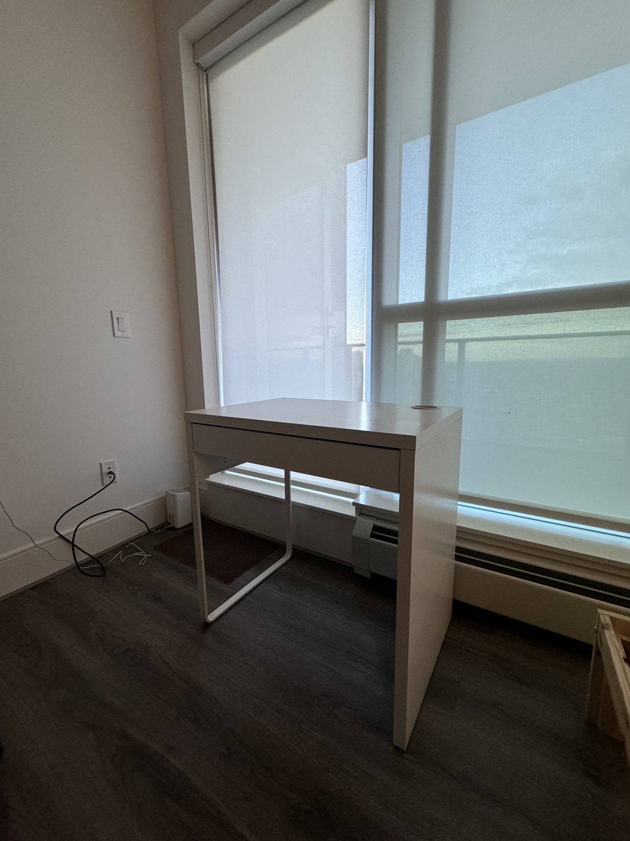 Moving out sale - Work table and chair - photo 3