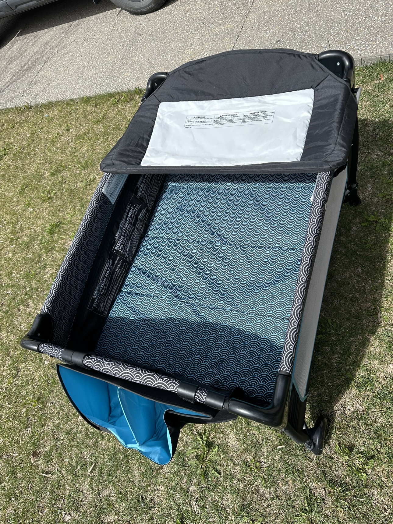 Evenflo playpen - photo 2