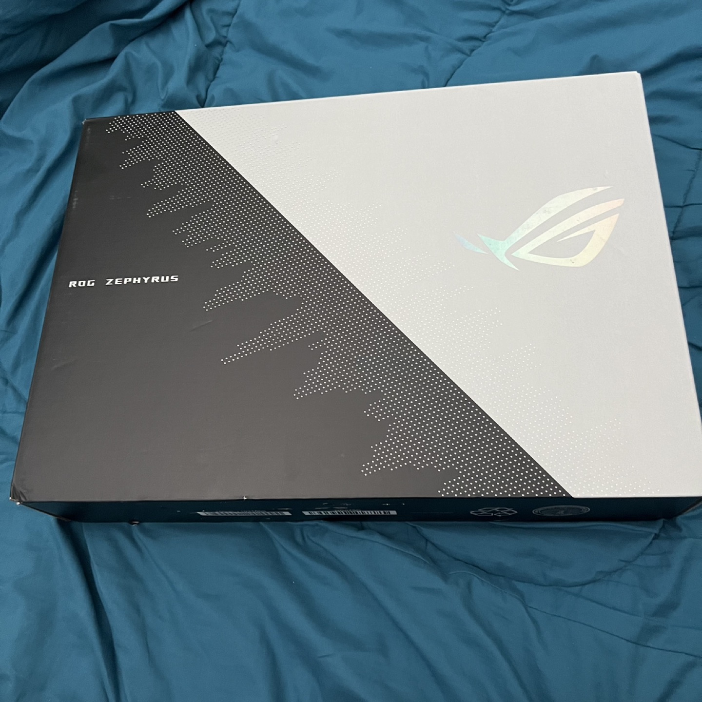 ASUS Zephyrus G16 16" PC Gaming Laptop -(i9/1TB SSD/16 RAM/4060)
