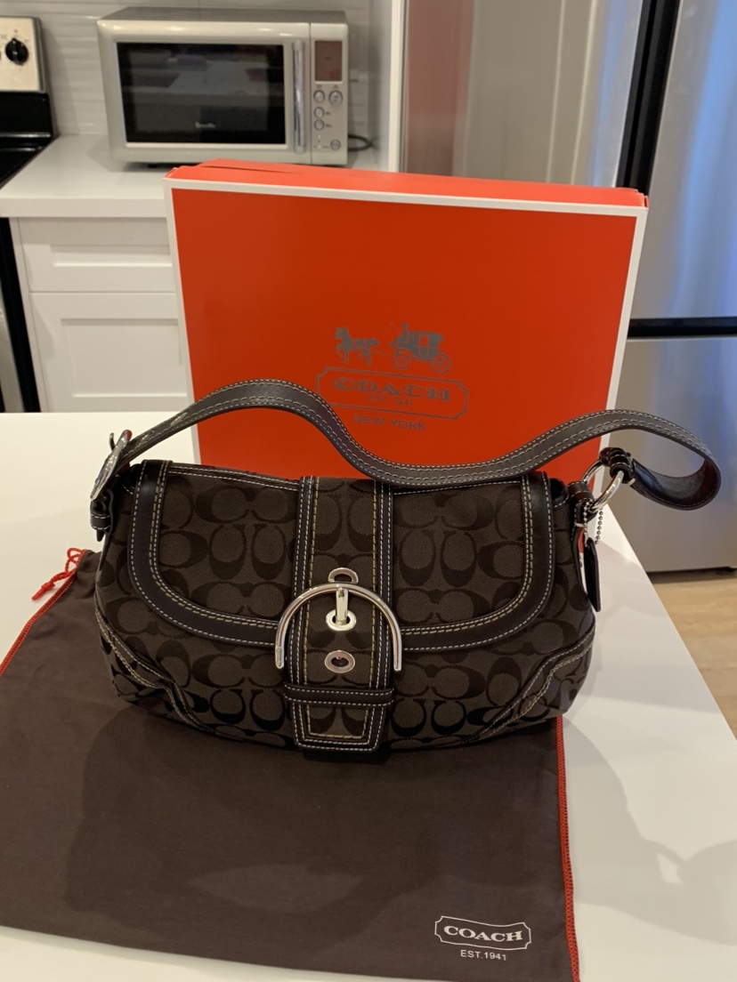 🔥New In Box Coach Medium Signature Soho Shoulder Bag 🔥 thumbnail
