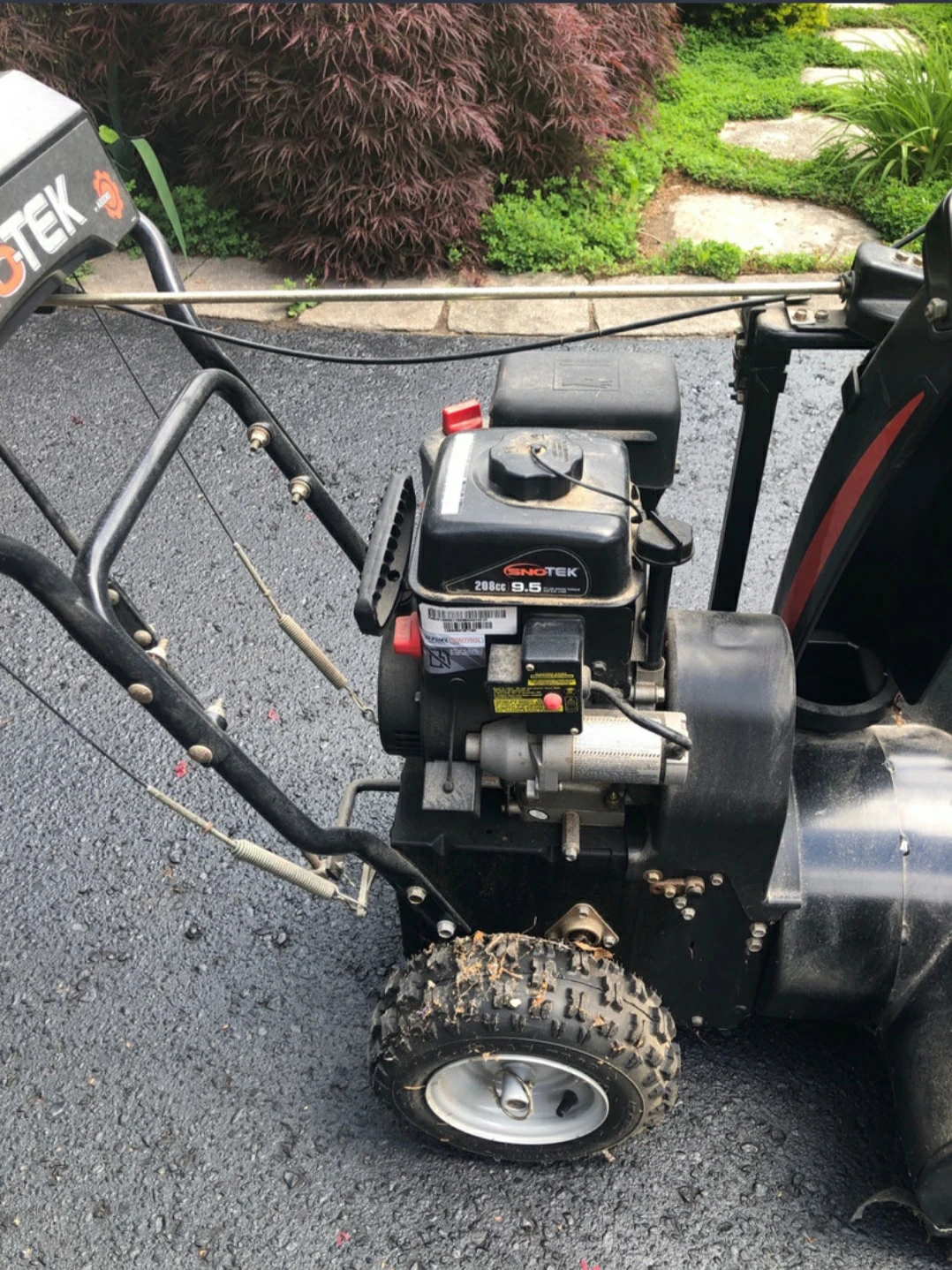 snow Blower in excellent condition - photo 3
