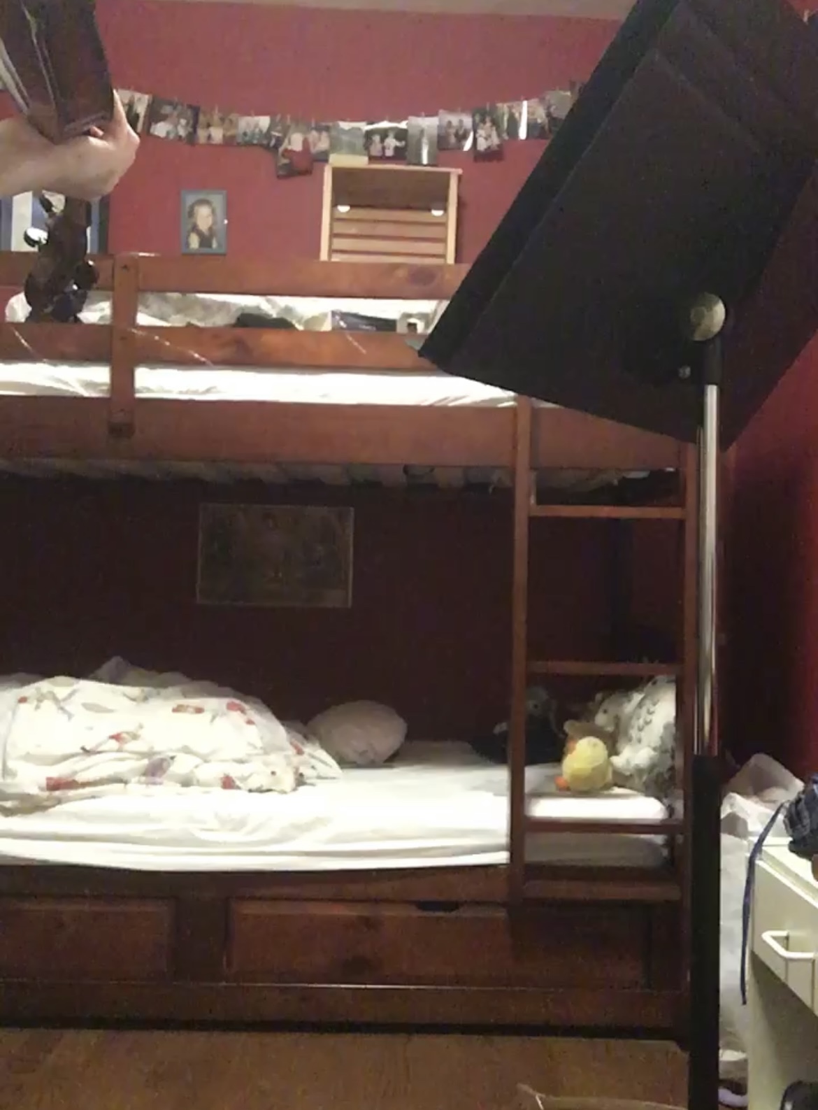Kids’ bunk bed thumbnail