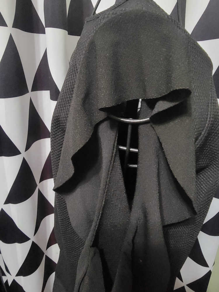 Brand new Guess Top image indicator(3)