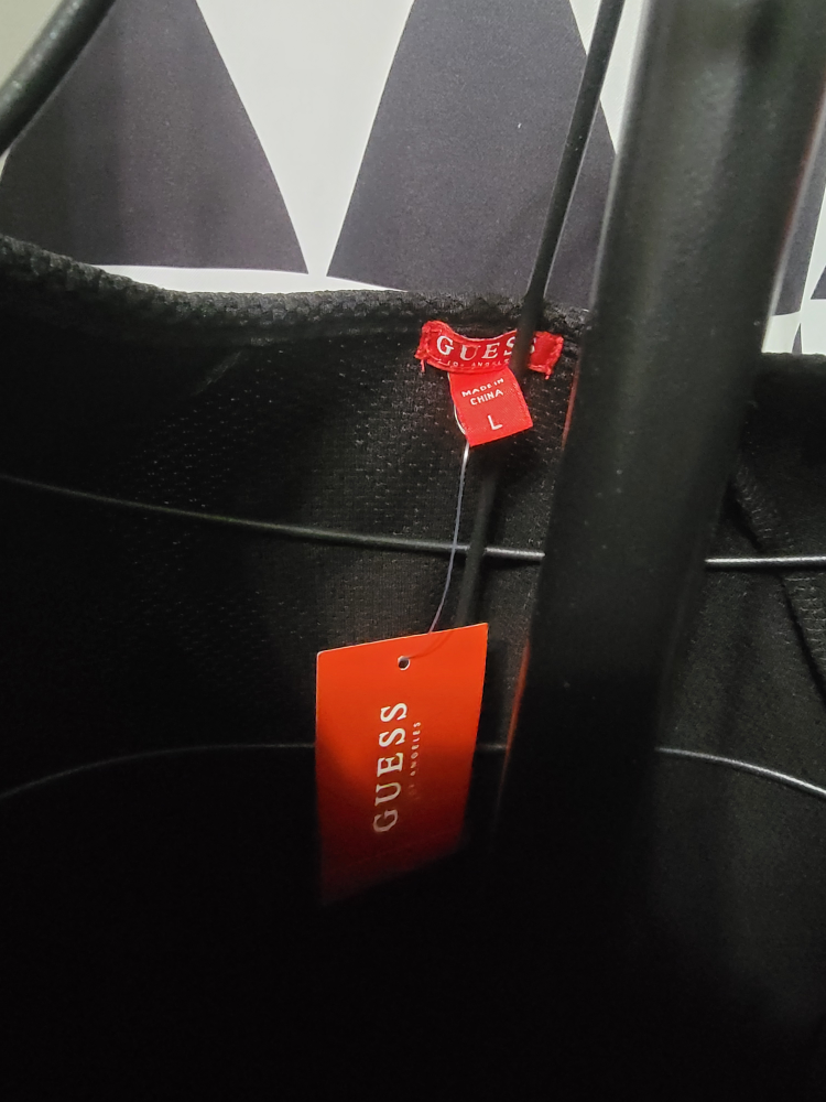 Brand new Guess Top image indicator(5)