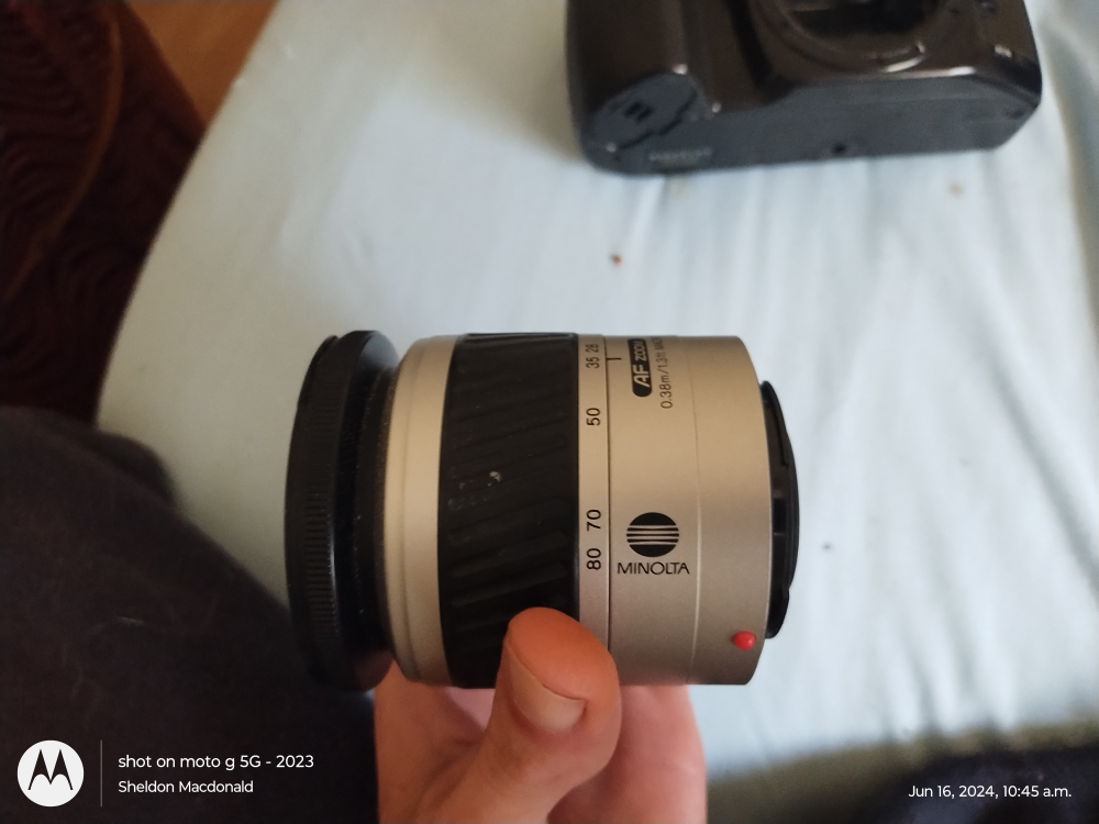 Minolta 35mm camara with lens