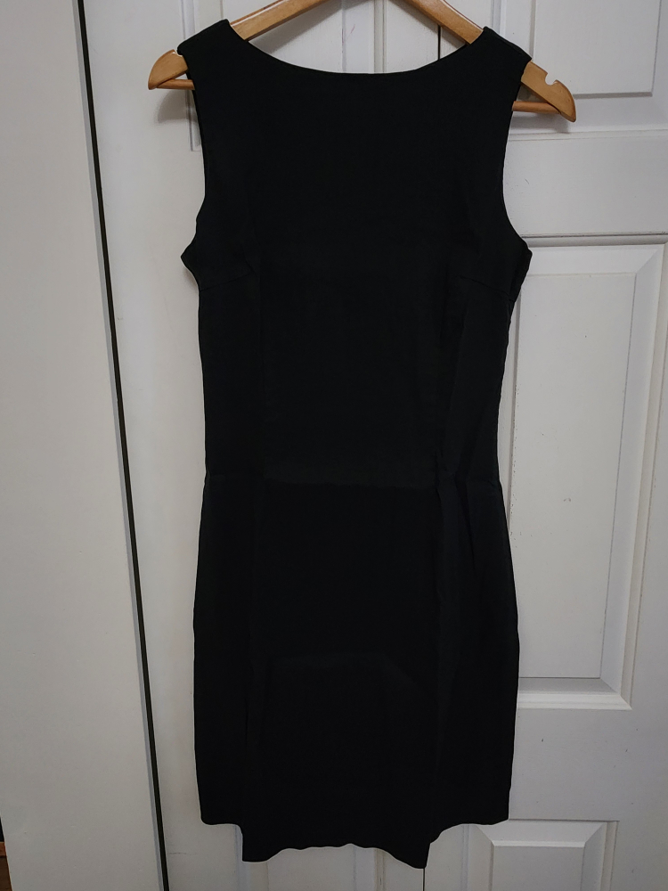 New 2 women Dresses size 10 and swim suit M
