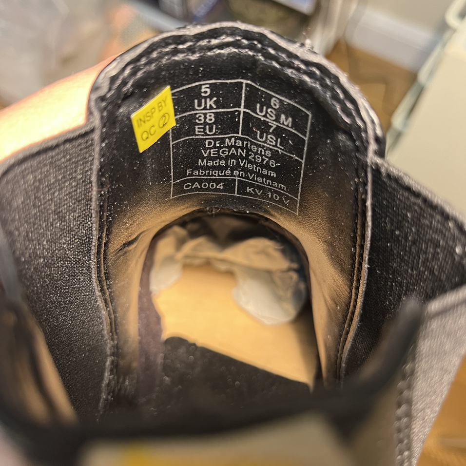 Vegan Dr.Martens Chelsea Boots / US Women’s 7 image indicator(9)