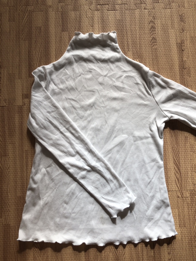 2 Long sleeves tops with floral edges image indicator(2)