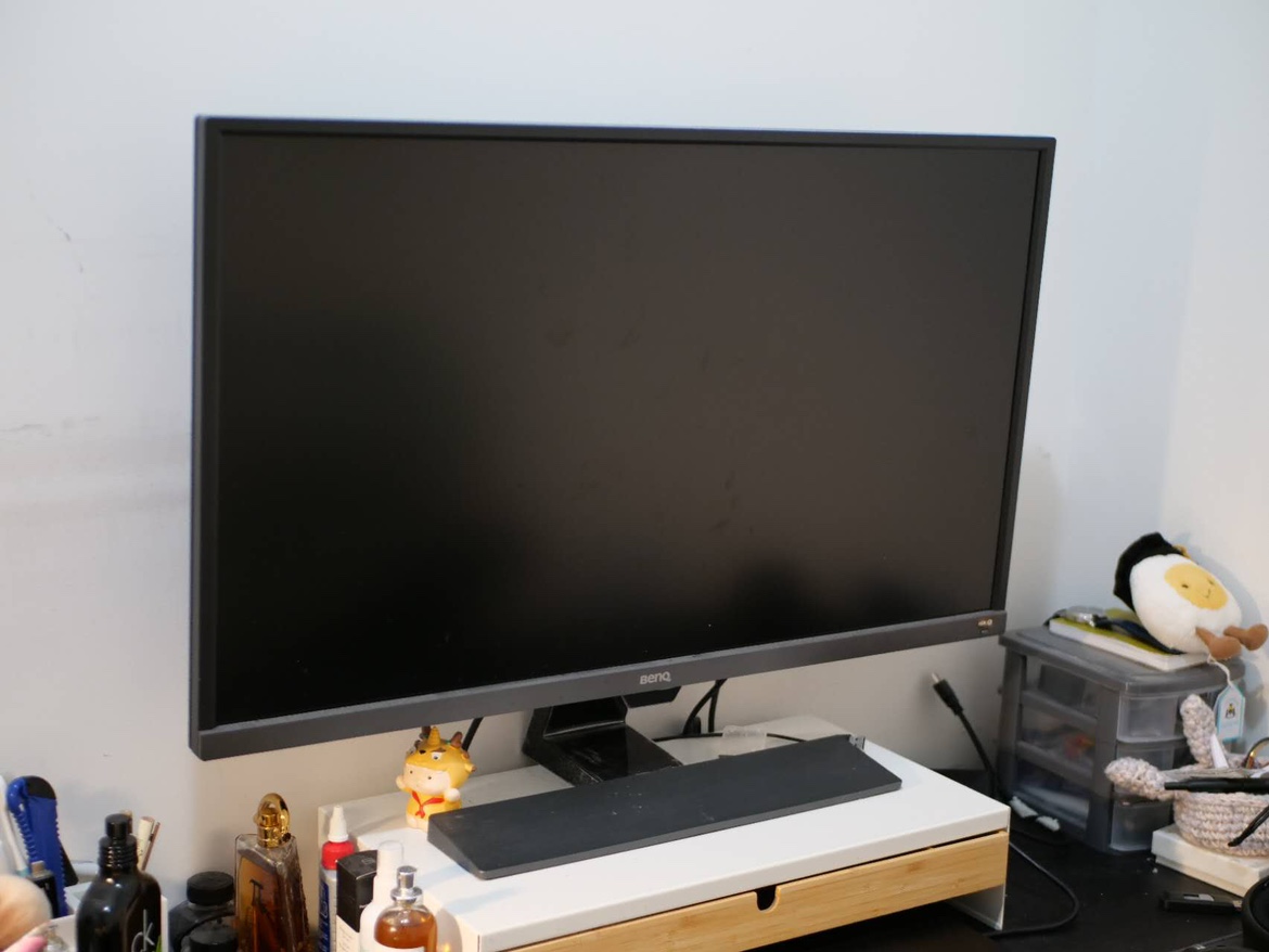 4k 32inch BenQ monitor thumbnail