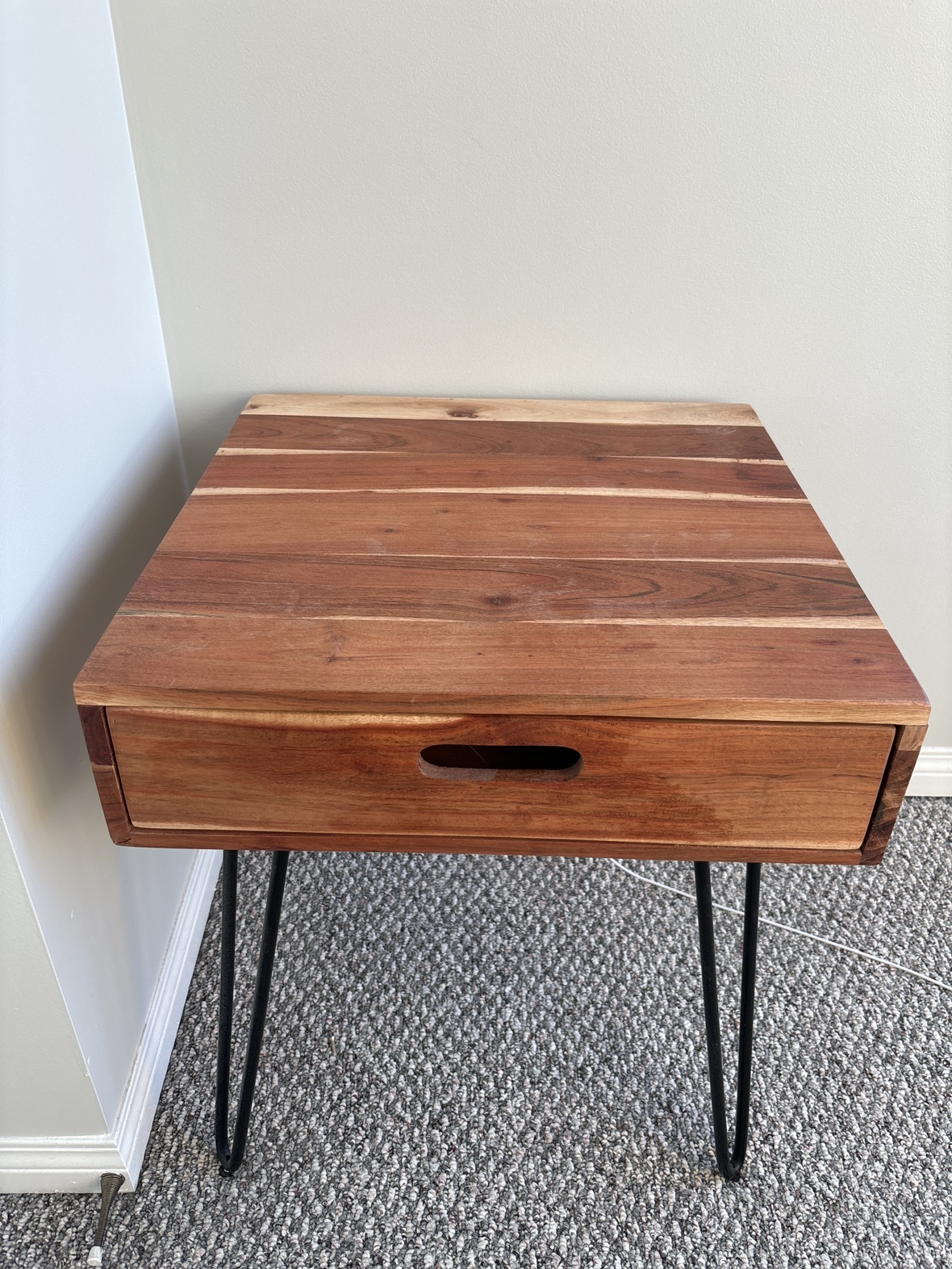 Side table/night table