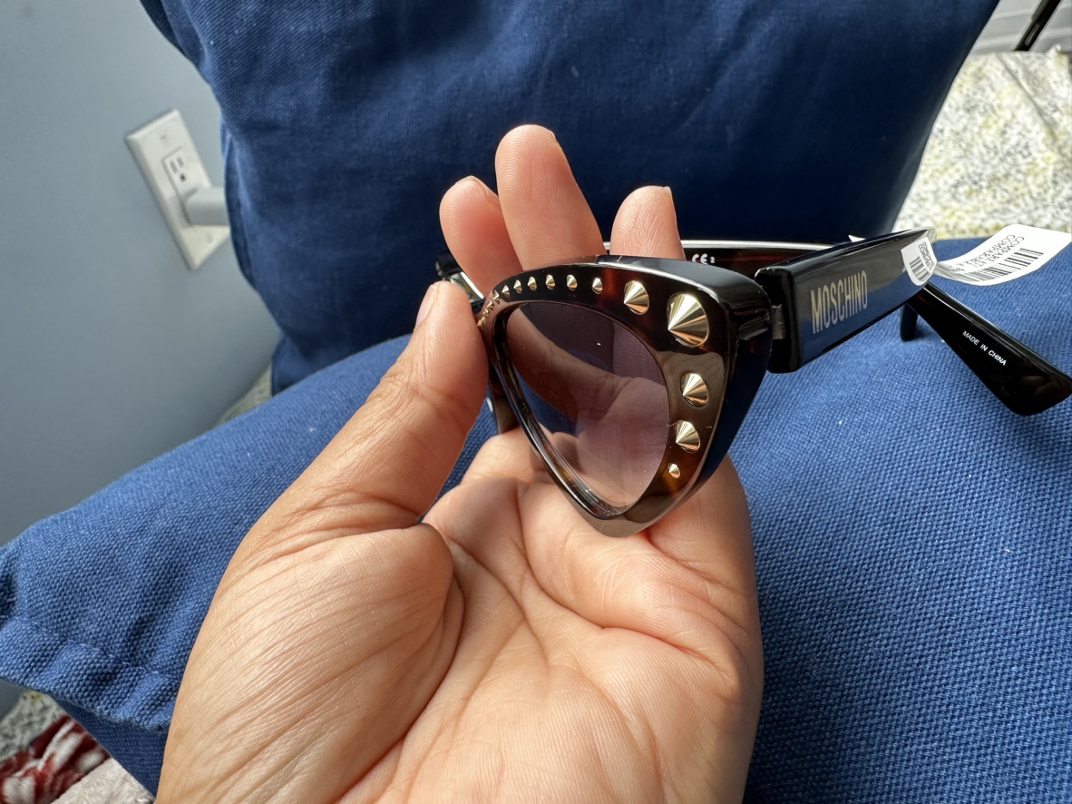 Moshino sunglasses thumbnail