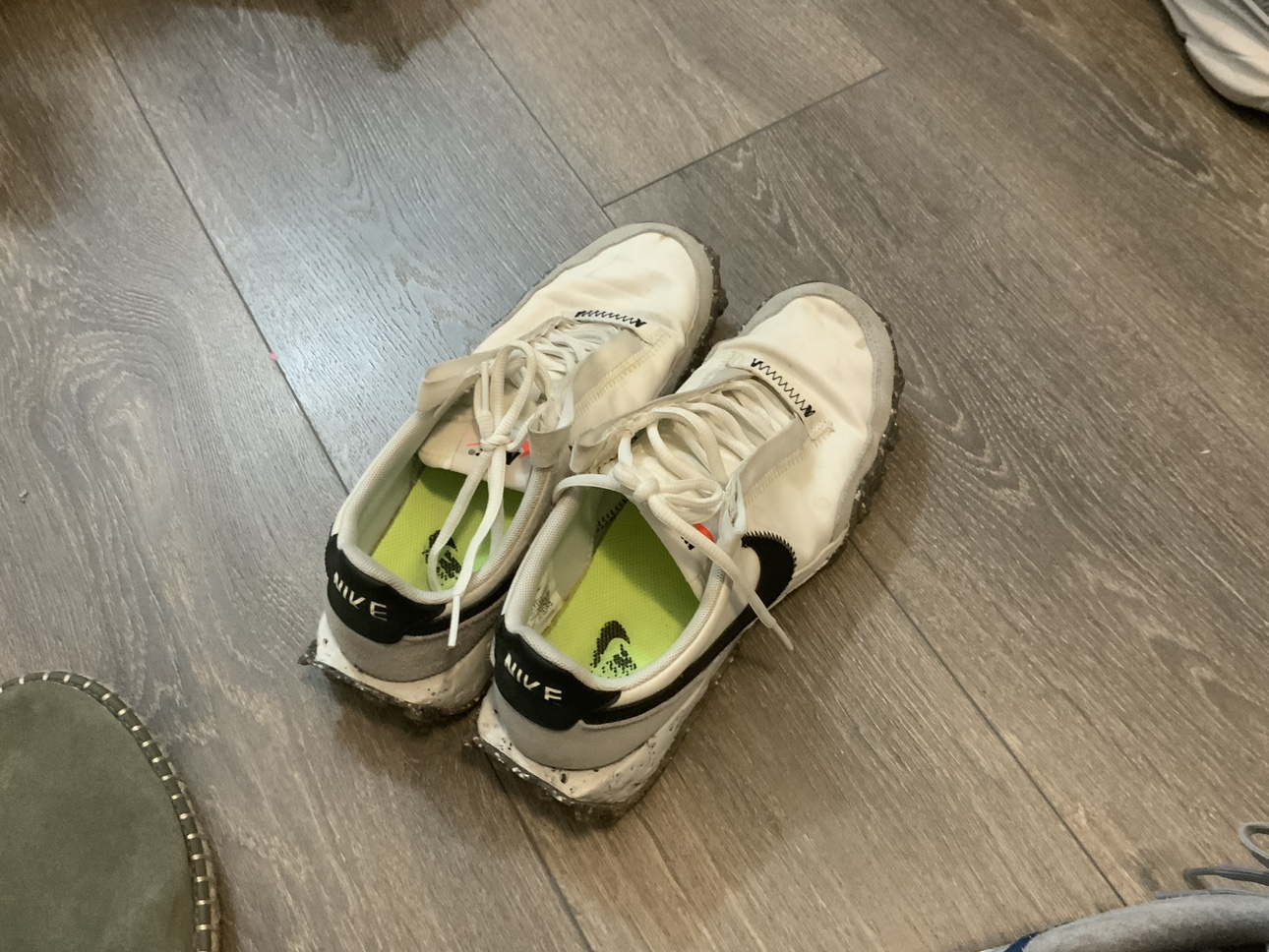 Used but good condition shoes - mens 6.5 - 7 / womens 8- 8.5 thumbnail