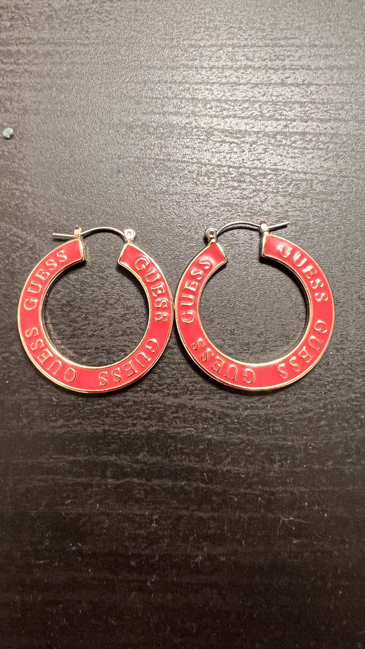 Women's earring from guess thumbnail
