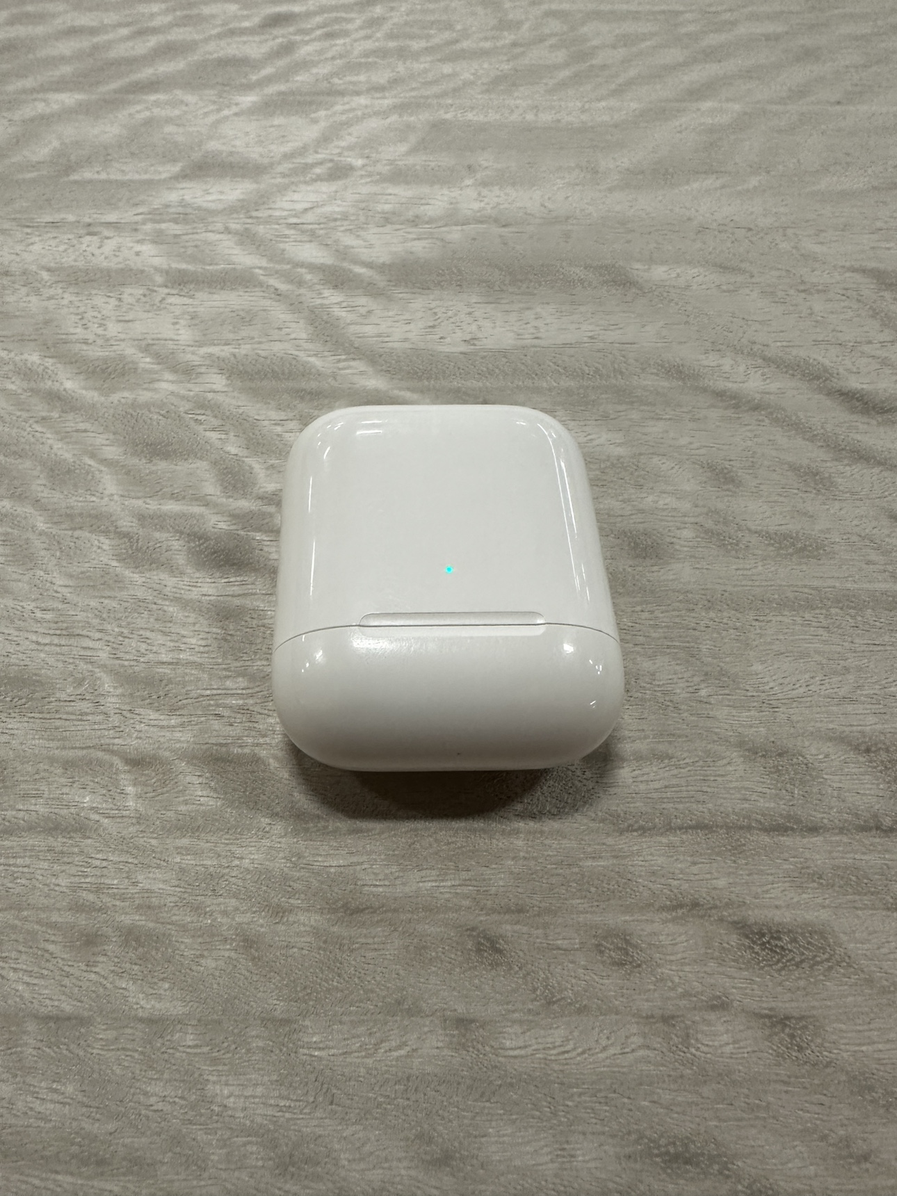 Apple AirPods Charging Case (2nd Generation) - Original - photo 2