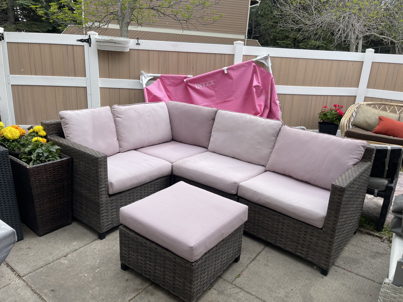 4 Piece Patio Sectional and Ottoman