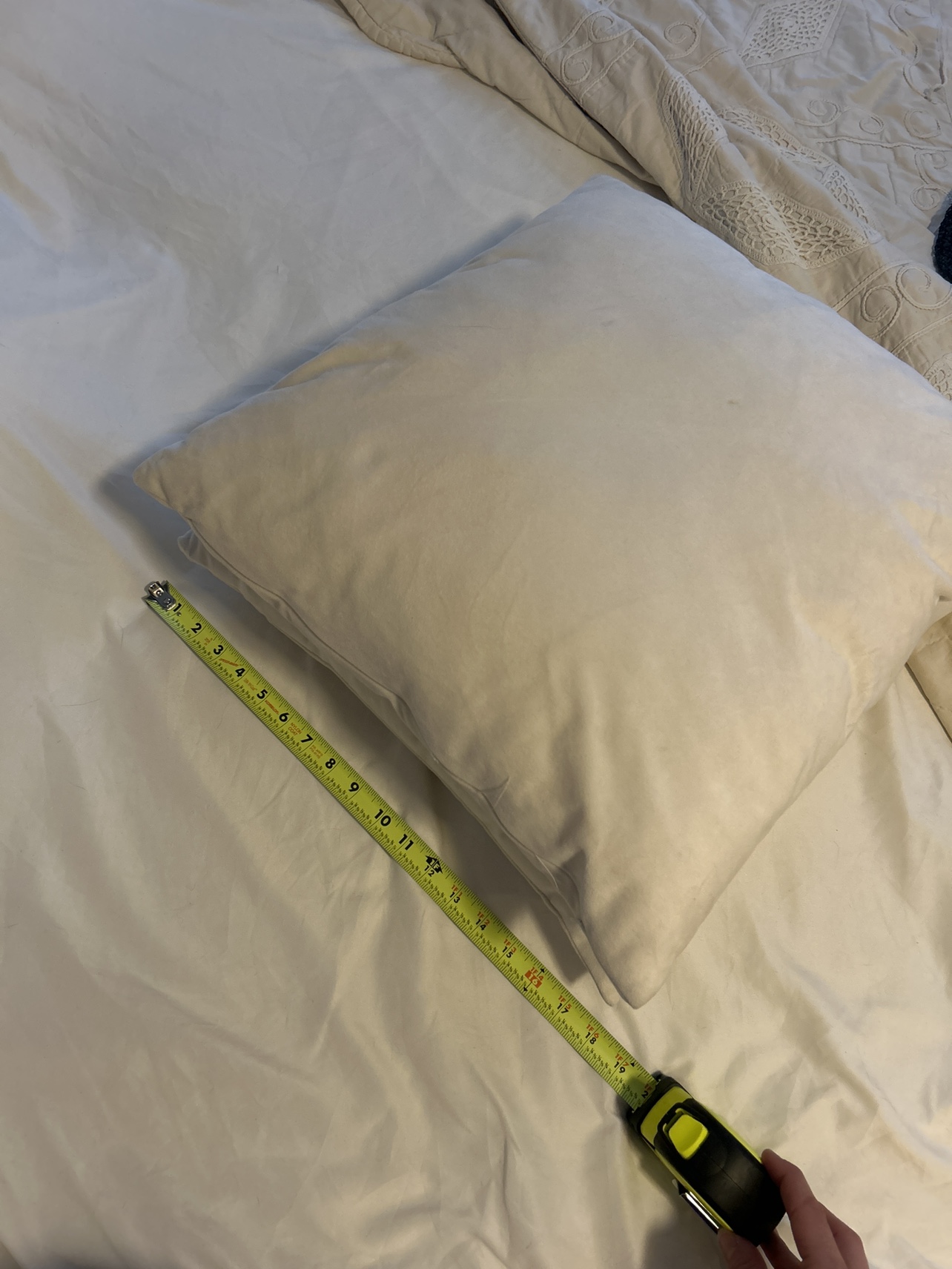 Throw Pillows Off White - photo 3