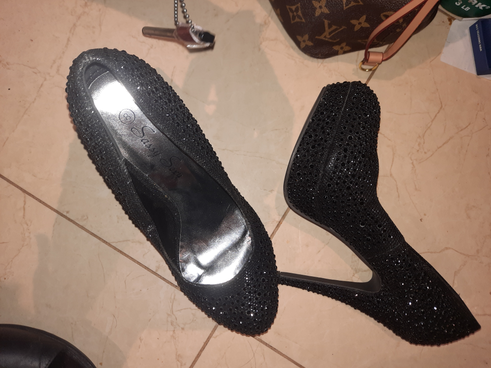NEW seXXXy black sparkly platform pumps image indicator(2)