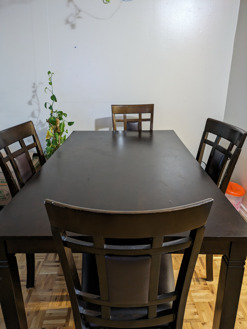 Dining table set thumbnail