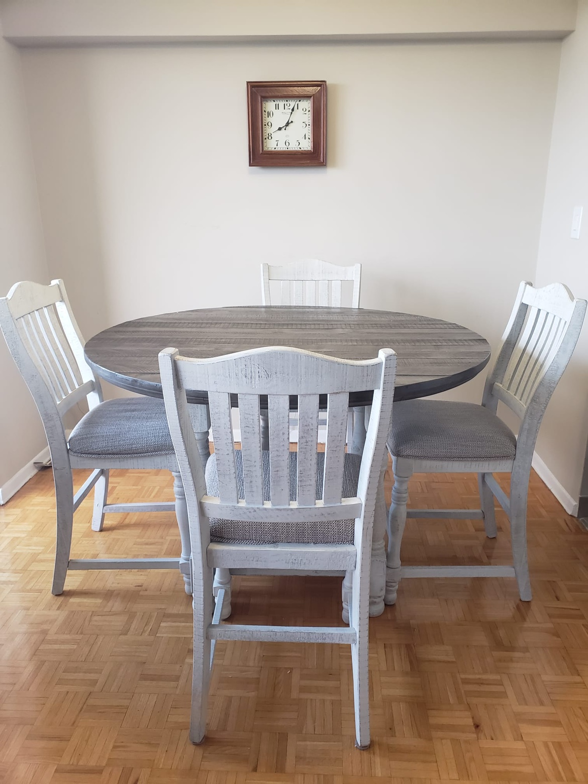 Round Dining Table set - photo 2