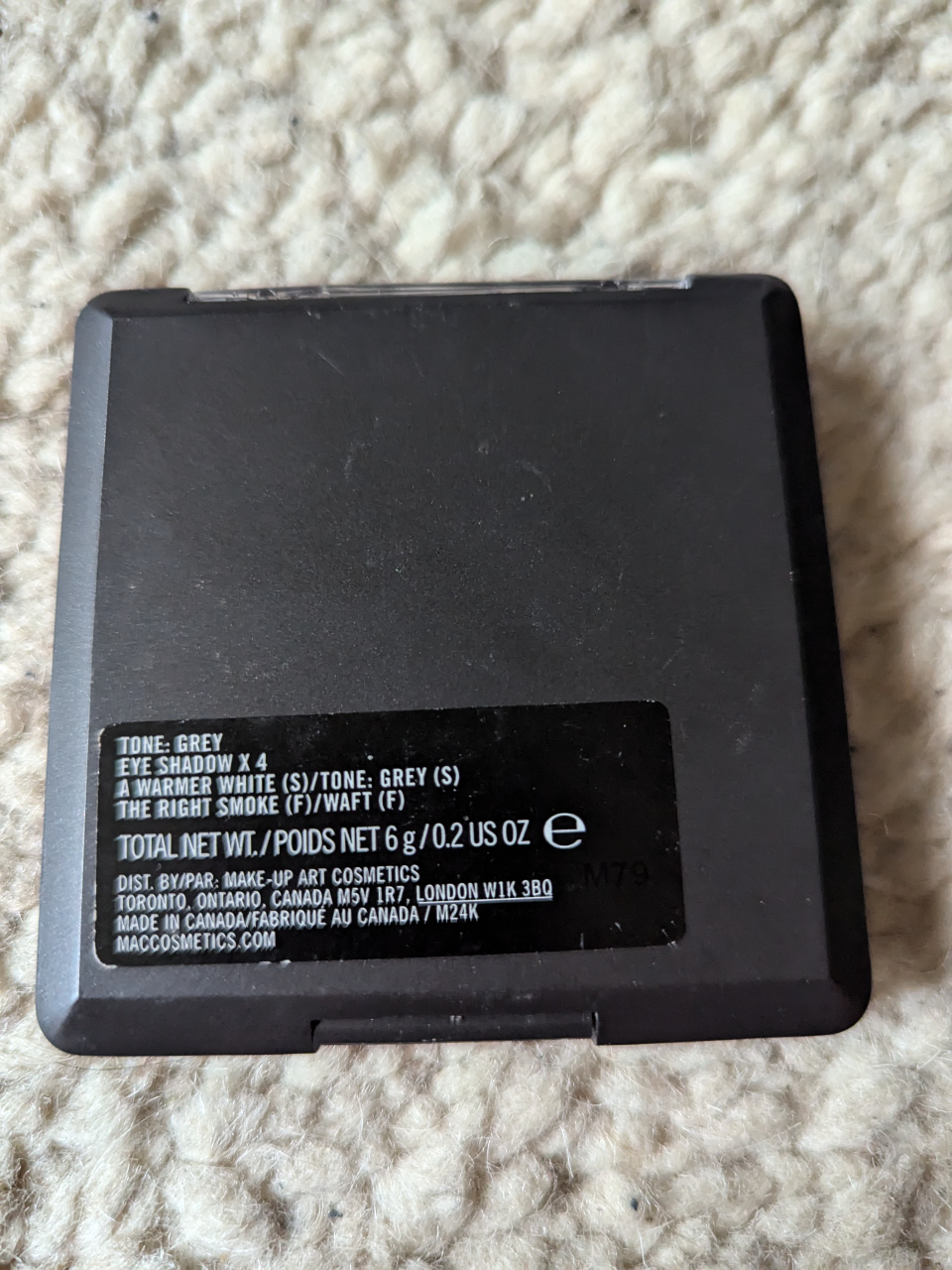 Brand New Mac cosmetics  eyeshadow palette image indicator(2)