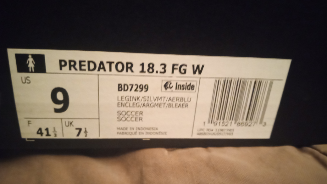 Soccer cleats for women's brand new - photo 2