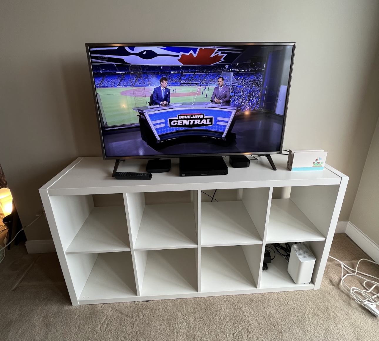 🔥Moving 2x4 IKEA Kallax shelf. Small scratch assembled