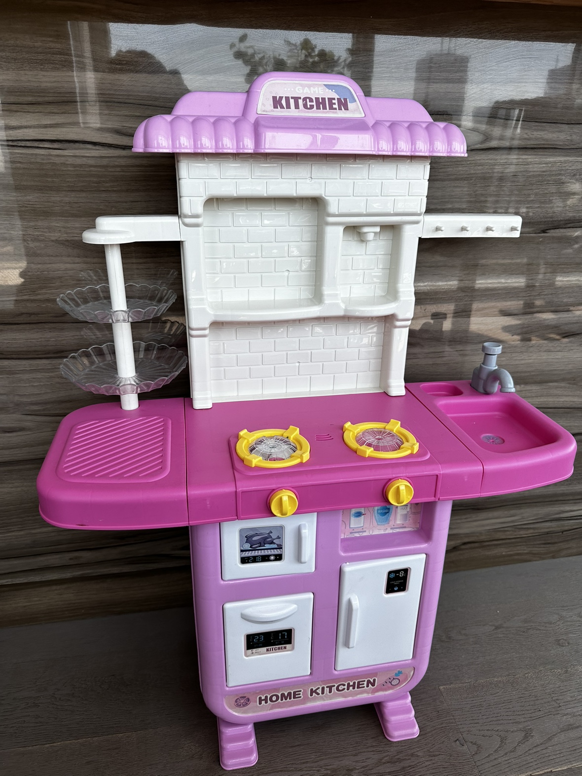 Play kitchen