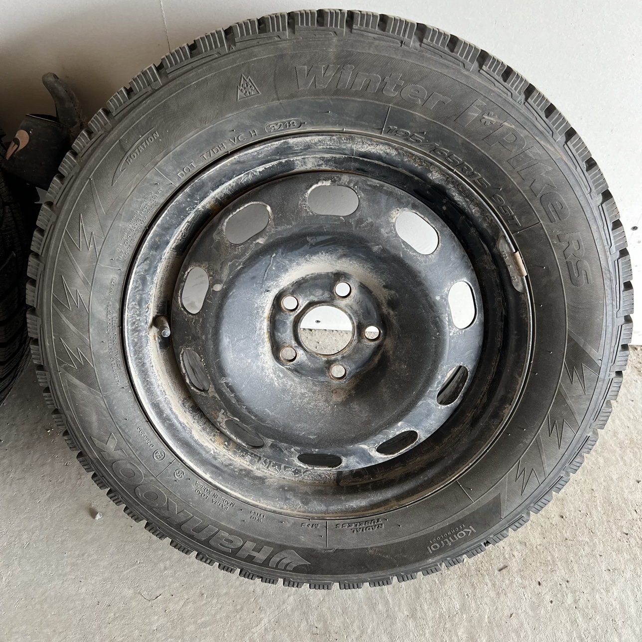 Tires and rim - photo 2