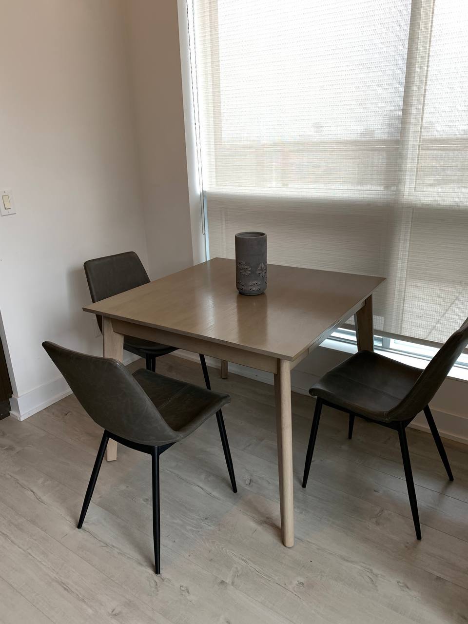 Dining table and chairs - photo 2